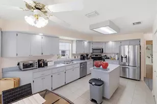 685 W Colbert Ct, Beverly Hills, FL 34465 - Photo 12