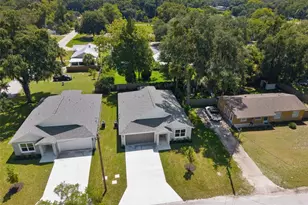 740 Powell St, Wildwood, FL 34785 - Photo 4
