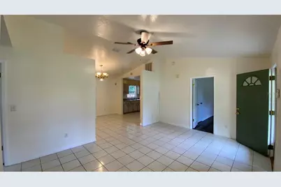 2717 NE 17th Avenue, Ocala, FL 34470 - Photo 2
