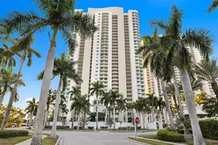 3000 Oasis Grand Blvd, Fort Myers, FL 33916 - Photo 2