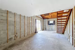501 Palm Ave N, Saint Petersburg, FL 33703 - Photo 34