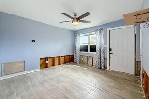 501 Palm Ave N, Saint Petersburg, FL 33703 - Photo 12