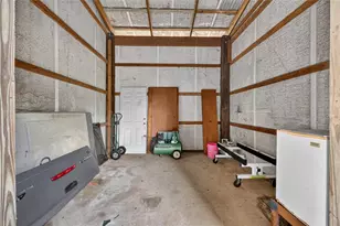 20500 NW 27 St, Morriston, FL 32668 - Photo 12