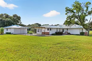 20500 NW 27 St, Morriston, FL 32668 - Photo 2