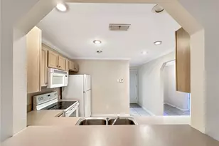 2412 SE 17th Cir, Ocala, FL 34471 - Photo 2