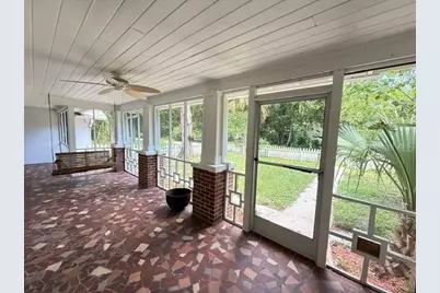 331 SW 3rd Street, Bronson, FL 32621 - Photo 2