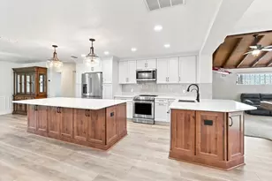 220 SE Kings Bay Dr, Crystal River, FL 34429 - Photo 14