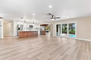 220 SE Kings Bay Dr, Crystal River, FL 34429 - Photo 12