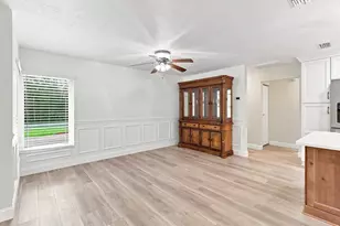 220 SE Kings Bay Dr, Crystal River, FL 34429 - Photo 10