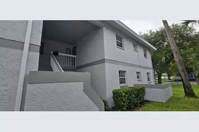 588 Fairways Lane #E201, Ocala, FL 34472 - Photo 1
