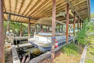 536 NW 9th Ave, Crystal River, FL 34428 - Photo 6