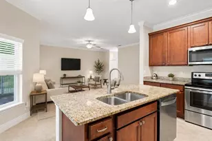 555 Dowling Cir, Lady Lake, FL 32159 - Photo 12