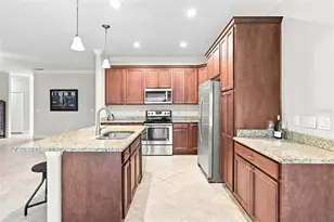 555 Dowling Cir, Lady Lake, FL 32159 - Photo 12