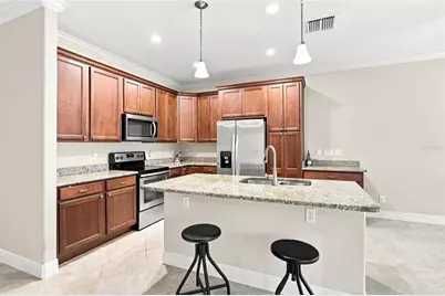 555 Dowling Circle, Lady Lake, FL 32159 - Photo 10