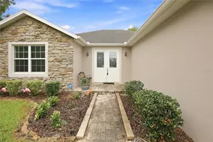 555 Dowling Cir, Lady Lake, FL 32159 - Photo 2