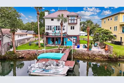 1424 SE 5th Avenue, Crystal River, FL 34429 - Photo 1