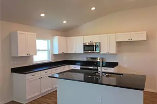 8270 N Wakefield Dr, Citrus Springs, FL 34434 - Photo 4