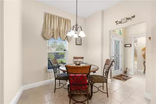 571 Troy Loop, The Villages, FL 32162 - Photo 4
