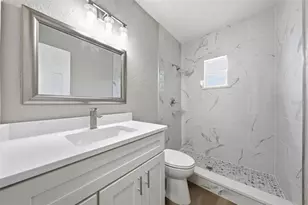 307 NE 11th Pl, Ocala, FL 34470 - Photo 10