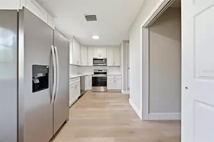307 NE 11th Pl, Ocala, FL 34470 - Photo 6