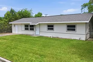 307 NE 11th Pl, Ocala, FL 34470 - Photo 2