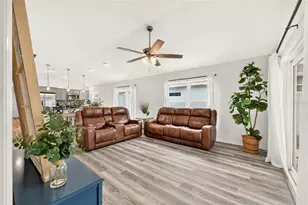 6125 Rosen Ct, The Villages, FL 34762 - Photo 14