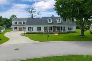 10580 SE 42nd Ct, Belleview, FL 34420 - Photo 2