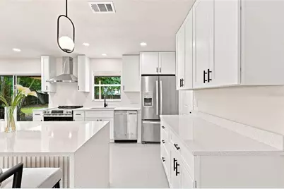 2902 42nd Street W, Bradenton, FL 34205 - Photo 4