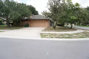 4531 Treasure Cay Rd, Tavares, FL 32778 - Photo 2