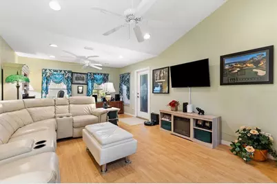 1042 Soledad Way, The Villages, FL 32159 - Photo 18