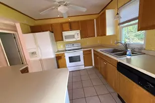 524 San Marino Dr, Lady Lake, FL 32159 - Photo 4