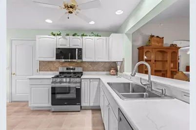 8368 SE 176th Lawson Loop, The Villages, FL 32162 - Photo 12