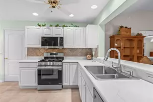 8368 SE 176th Lawson Loop, The Villages, FL 32162 - Photo 12