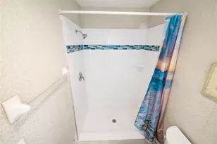 4268 Madeira Ct, Sarasota, FL 34233 - Photo 4
