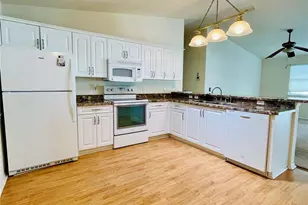 2186 Estevez Dr, The Villages, FL 32159 - Photo 4