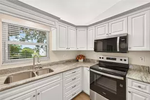 13688 SE 89th Ct, Summerfield, FL 34491 - Photo 10