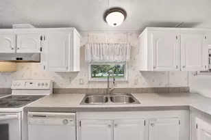 6051 SE 148th Terrace, Morriston, FL 32668 - Photo 18