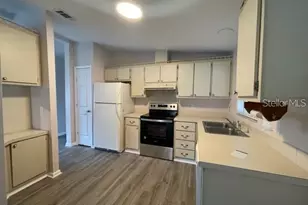 1211 Panama Pl, Lady Lake, FL 32159 - Photo 6