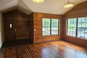 1047 NE 19th St, Ocala, FL 34470 - Photo 2