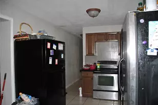 2056 Balfour Cir, Tampa, FL 33619 - Photo 6