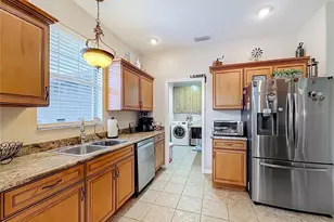 803 Crestview Cir N, Wildwood, FL 34785 - Photo 16
