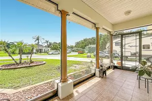 803 Crestview Cir N, Wildwood, FL 34785 - Photo 4