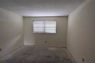 5980 Terrace Park Dr N, Saint Petersburg, FL 33709 - Photo 12