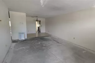 5980 Terrace Park Dr N, Saint Petersburg, FL 33709 - Photo 2