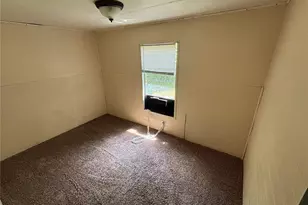 18225 SE 22nd Pl, Silver Springs, FL 34488 - Photo 8