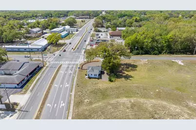 401 N Dixie Avenue, Fruitland Park, FL 34731 - Photo 2