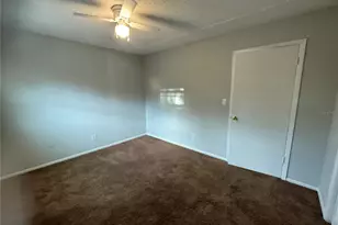 2884 Somerset Park Dr, Tampa, FL 33613 - Photo 50