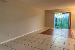 2884 Somerset Park Dr, Tampa, FL 33613 - Photo 24