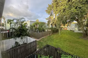 2884 Somerset Park Dr, Tampa, FL 33613 - Photo 40