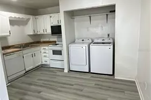 2404 SW 31st Pl, Gainesville, FL 32608 - Photo 10